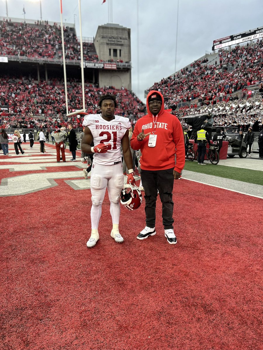 polk_way's tweet photo. No matter what logo is on the helmet; we’re repping the Hometeam!! #PolkWay @Rolijah_Hardy23 @LHSDreadnaughts https://t.co/tJa36xZEWI