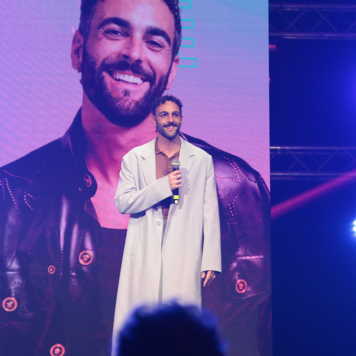SIAE_Official's tweet photo. #SMA2024 : Vince il Premio Miglior canzone nei locali da ballo con musica live “Due vite” 🕺🏻

Autori: @davidedwhale @davidepetrella_ @mengonimarco

Editori: @umpg_it #GarageDays @eclecticmuscigr #NoCommentOpificio

#WeAreTheMusic #siae https://t.co/v0HmPzo6PA