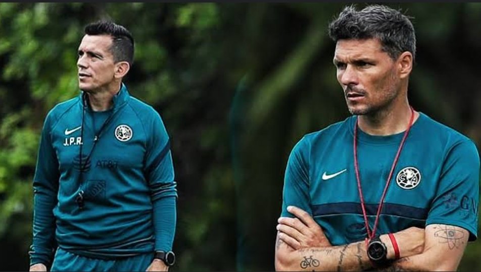 El Tano Ortiz confirmado como DT de Santos Laguna, el Chato Rodríguez regresa como auxiliar.

Una persona que llegó a la Comarca en una situación tan complicada como la actual y salió campeón, ambos conocen bien la plaza.

Suerte al nuevo DT, ahora a buscar refuerzos