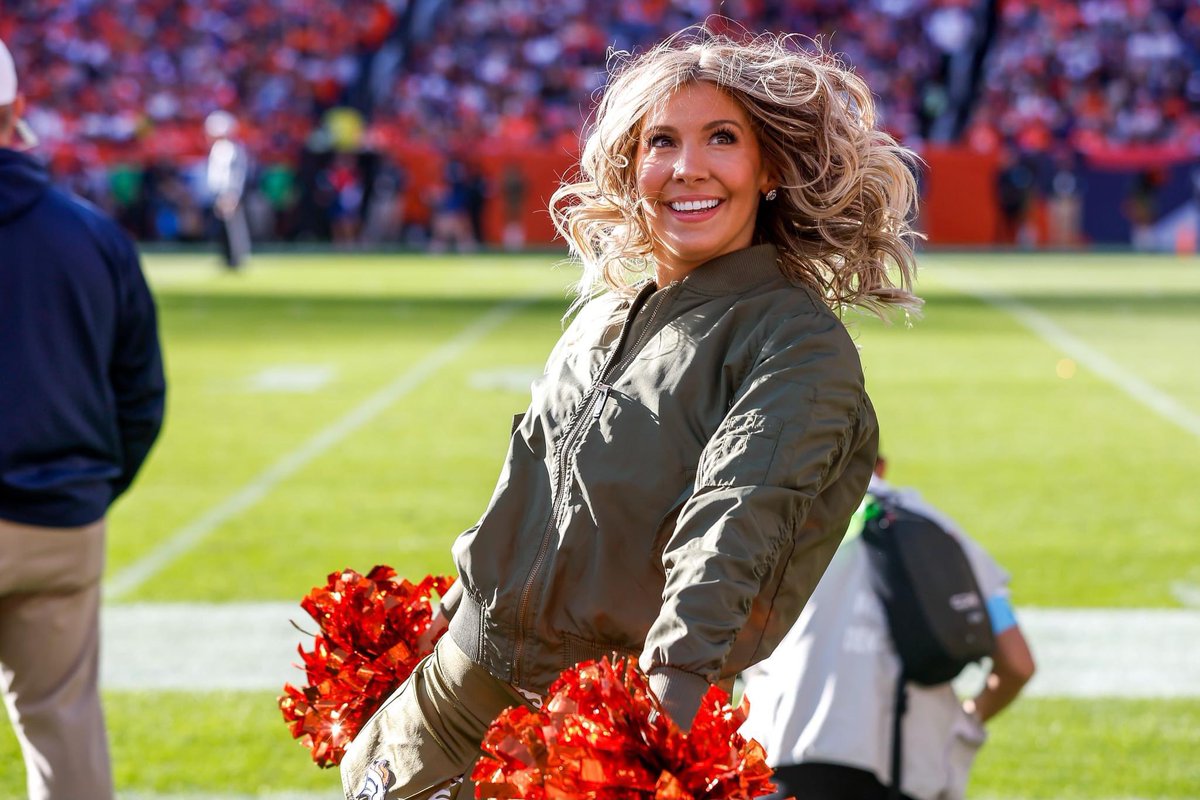 BroncosCheer's tweet photo. Flashin’ back to #ATLvsDEN 📸

More pics here: https://t.co/fACOnPje73? https://t.co/ZEx5VPqJIL