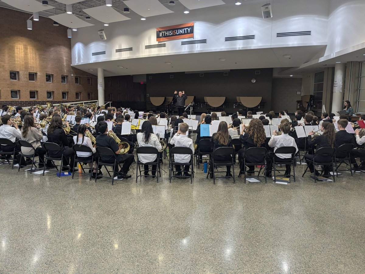 A great concert &amp; day for music education: congrats to the 120-strong <a href="/ILMEA1/">Illinois Music Education Association</a> District 1 Honor Band on an outstanding performance today, and a special congrats to our 4 amazing <a href="/JamesHart153/">James Hart School</a> Symphonic Band students! You made your school &amp; community proud today😁
<a href="/hfbandparents/">hfbandparents</a>