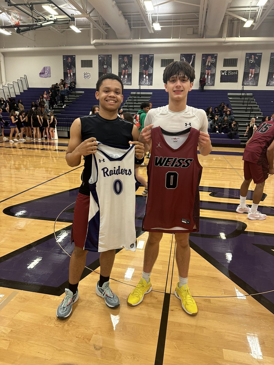 Legendh06's tweet image. Brotha from anotha! @Mikey_collins3 @weissmensbball @RRCRBasketball