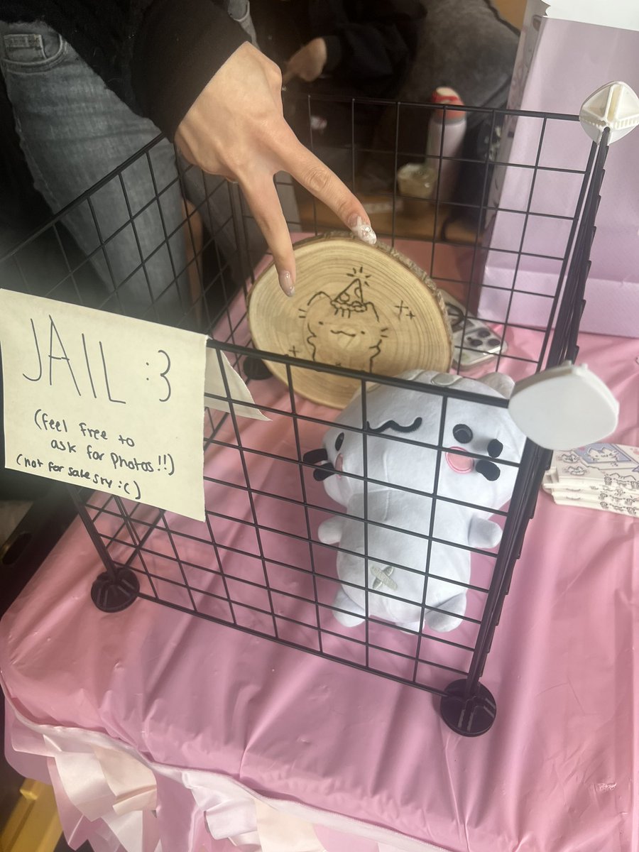 Cool <a href="/BasiilLeaf/">basil</a> pop-up shop in the Bonsai Coffee Bar in LA. 

Check it out if you’re in the area!