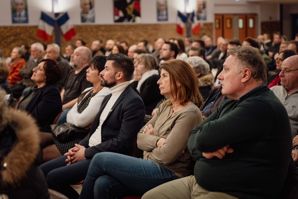 L’État recule face aux racailles et aux narcotrafiquants, mais il hausse le ton et menace nos agriculteurs en colère.

Pourtant, ce ne sont pas nos agriculteurs qui créent la violence, ce sont eux qui la subissent.