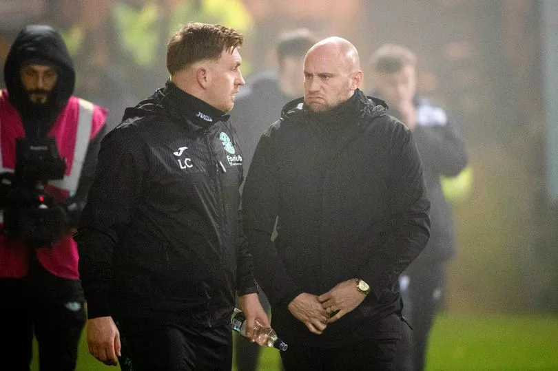 Football_Scot's tweet photo. David Gray determined to save Hibs job and insists 'the players are still with me' 

📎 https://t.co/3adcLVqYEb https://t.co/m3OWZ6tNwW