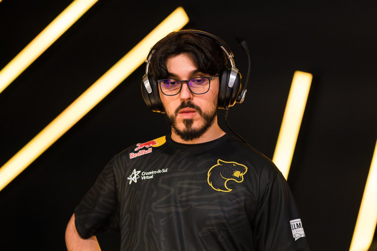 🇧🇷🌟 | PREMIER FINALS: FURIA e MIBR vencem e decidirão vaga na semifinal amanhã.

Em dois confrontos apertados, <a href="/FURIA/">FURIA</a> e <a href="/MIBR/">MADE IN BRAZIL.</a> vencem <a href="/ElevateGG/">ELEVATE</a> Academy e <a href="/StellaeGaming/">STELLAE</a> em partidas válidas pelas oitavas de final da Premier Finals.

As duas equipes se enfrentam amanhã. Quem