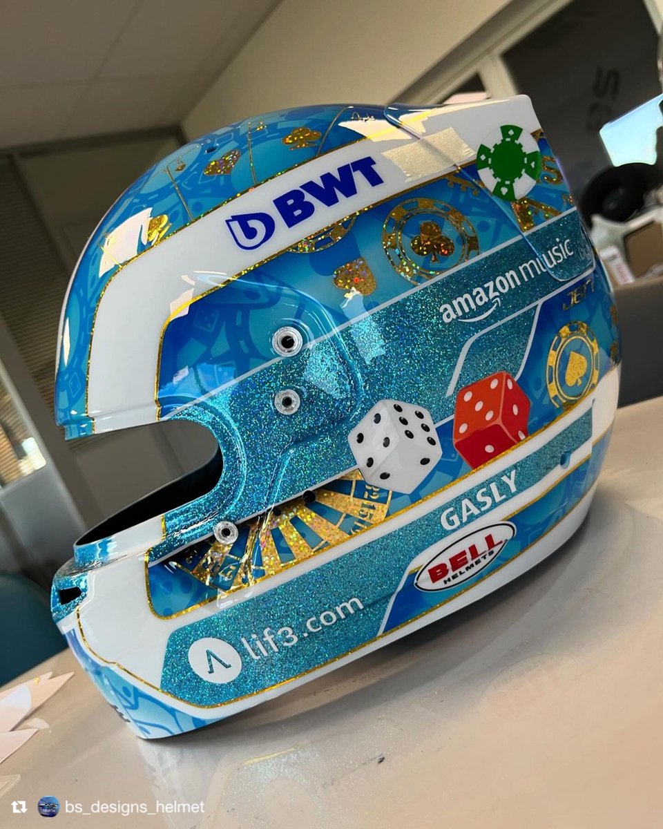reidemaimo's tweet photo. #LasVegasGP : ガスリー @PierreGASLY 選手のラスベガスGP仕様ヘルメットです🩵🎲 塗装を担当されたBsDesignsのInstagramより📲 #AH19 #AnthoineHubert #JB17
🔗 https://t.co/5pGP0wAfNv
📸: BsDesigns (23/11/2024, via IG, Repost)
※RTのデザイン画像もチェック⤵︎ https://t.co/Y6RuUr3myL