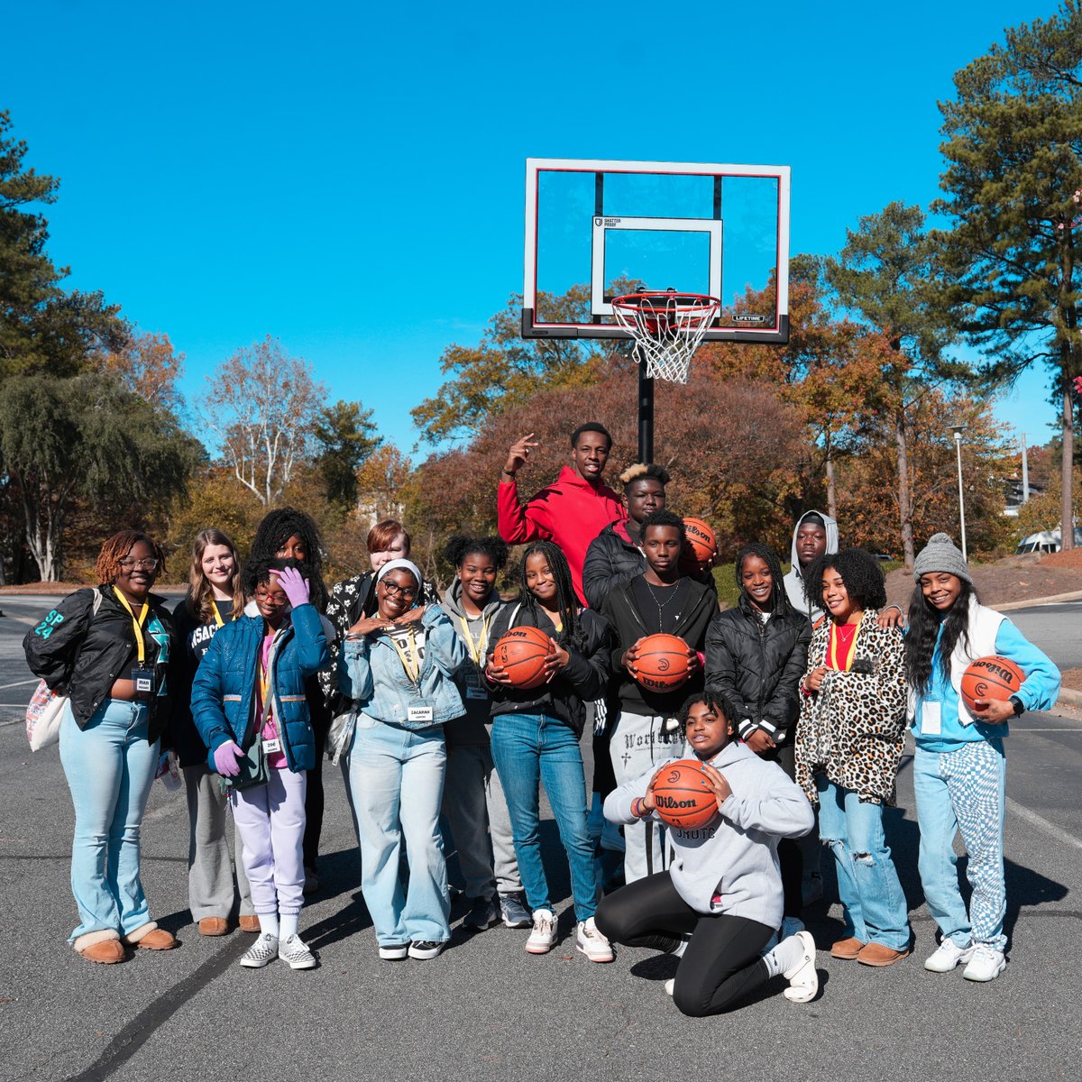 ATLHawks's tweet photo. Onyeka stopped by @KatesClub this morning, an organization that supports children and teens navigating grief 🙏 

@BigO21_ spent time with the kids and played some competitive games of knockout 😁 https://t.co/1aNubtdc5s