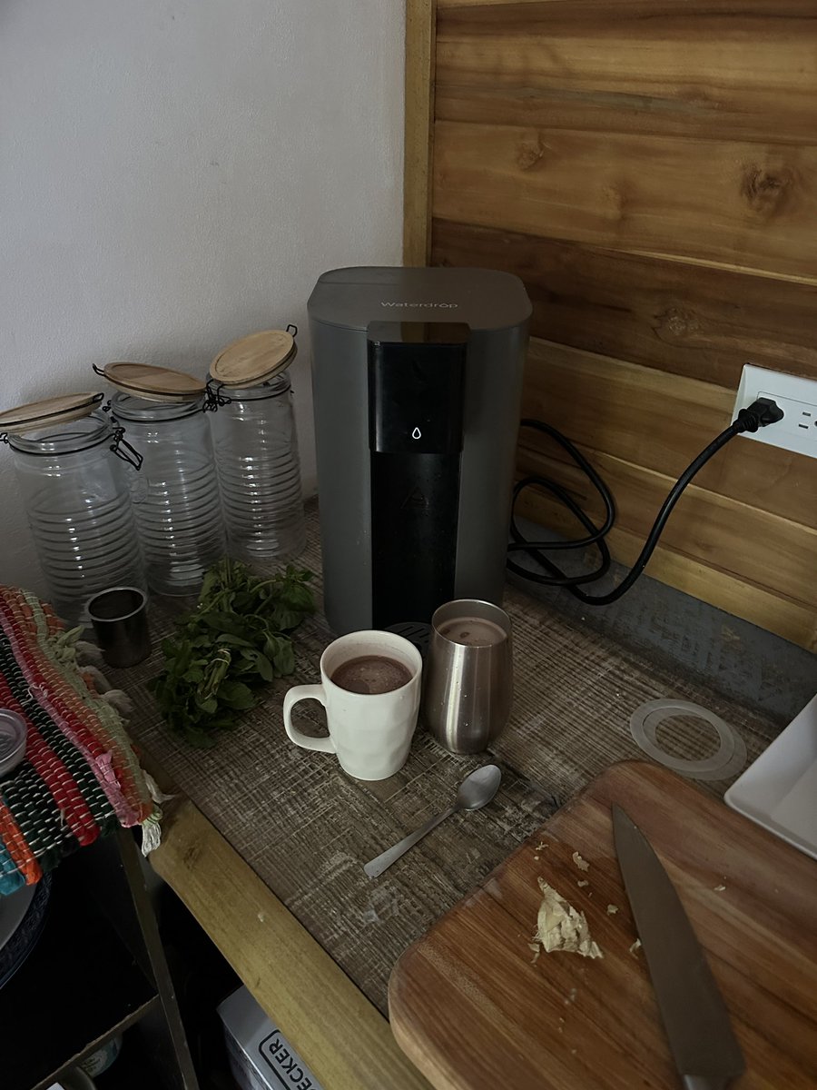 ShannenPill's tweet image. Slow travel home essentials:
- water filters
- a good knife
- wooden cutting board
- cast iron and/or stainless steel pan
- beeswax candles
These are things that we use daily and are worth travelling with 100%