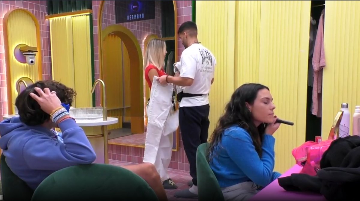 asdich222024's tweet image. E: Estas preciosa de verdad
V: Dejame que no me gusta..(y se va)
E: Vale pues enfadate conmigo..

Volvio Miss Dramas🤣🤣
💜💜🧲
#Violedi #GH23