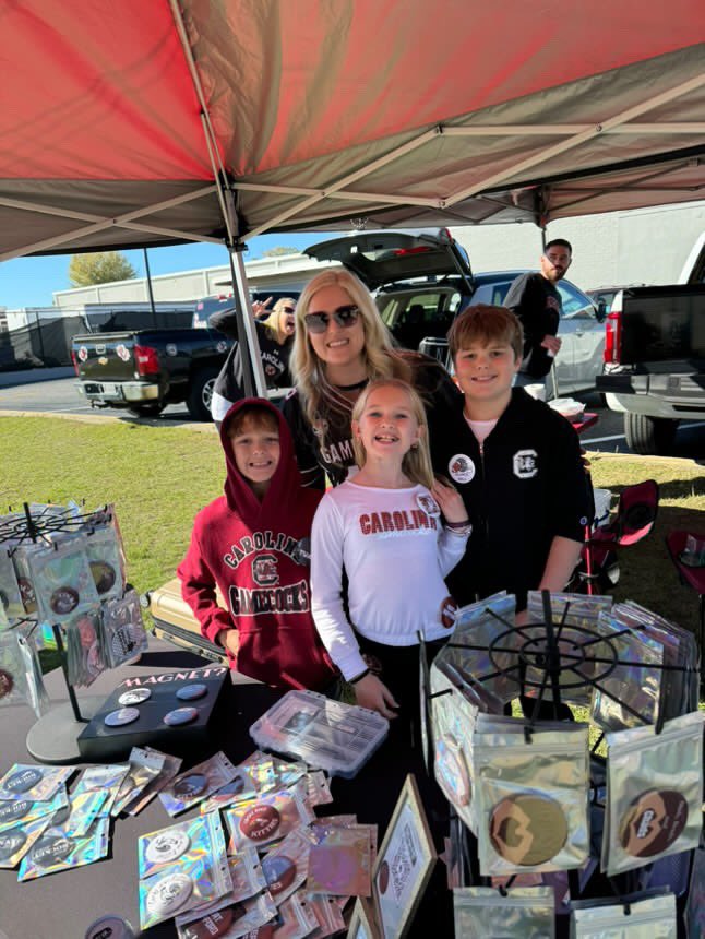 Love all our customers stopping by and supporting us every weekend this season! It’s bittersweet that it’s the last home game—thank you for making this season so special!

Shop 👇🏻 

sassafrasstudiollc.etsy.com