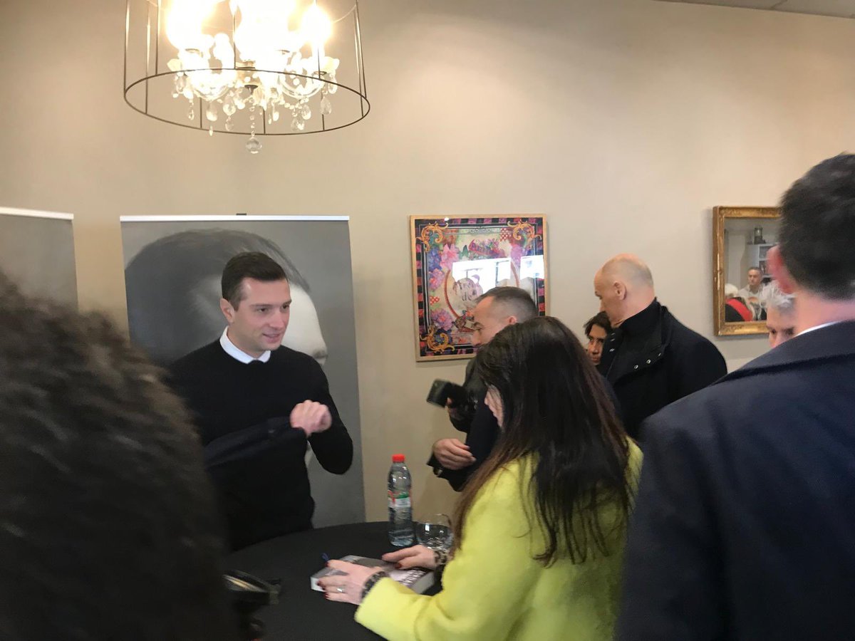 ParodiClemence's tweet photo. 🛑 Avec notre président @J_Bardella, ce matin à #Beaucaire, avant de poursuivre à #Avignon pour un séminaire de deux jours avec mes collègues et amis conseillers régionaux en présence de @BourlieuxJimmy , @AndreaKotarac et @YoannGillet30 !
#IFOREL https://t.co/eN5bcZm0O1