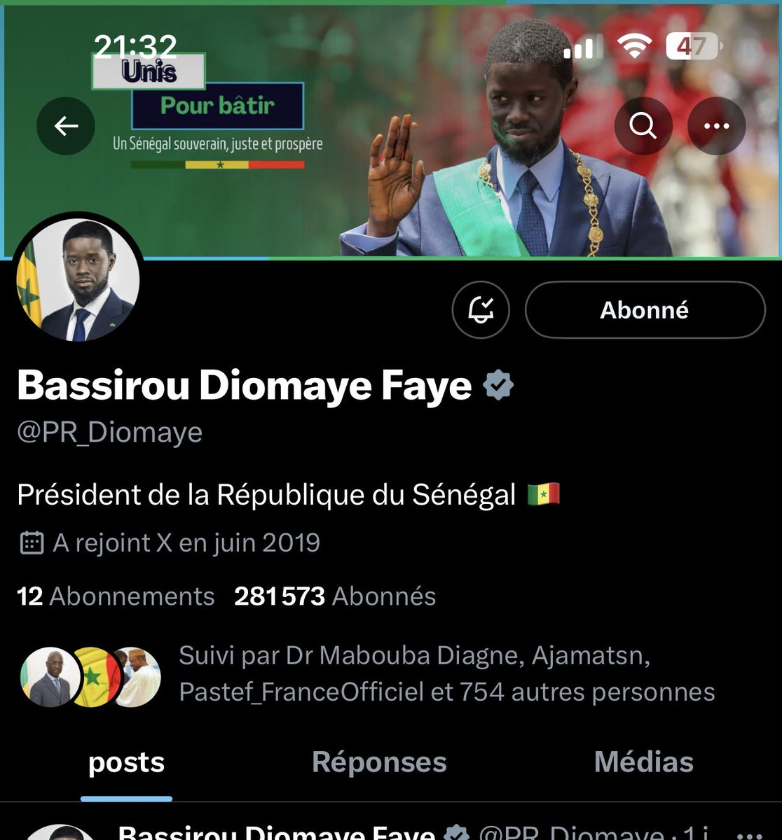 Awah_Juuf's tweet image. La famille ,
Diomaye Mooy Sonko bi matalouñ ko d 😭.
Le compte du PM @SonkoOfficiel ne peut pas avoir 1 million d’abonnés et le compte du PR Bassirou @PR_Diomaye que 281 573  abonnés 😭.

🚨le million d’abonnés pour notre président waye ! 
Na and ak Pastefnak