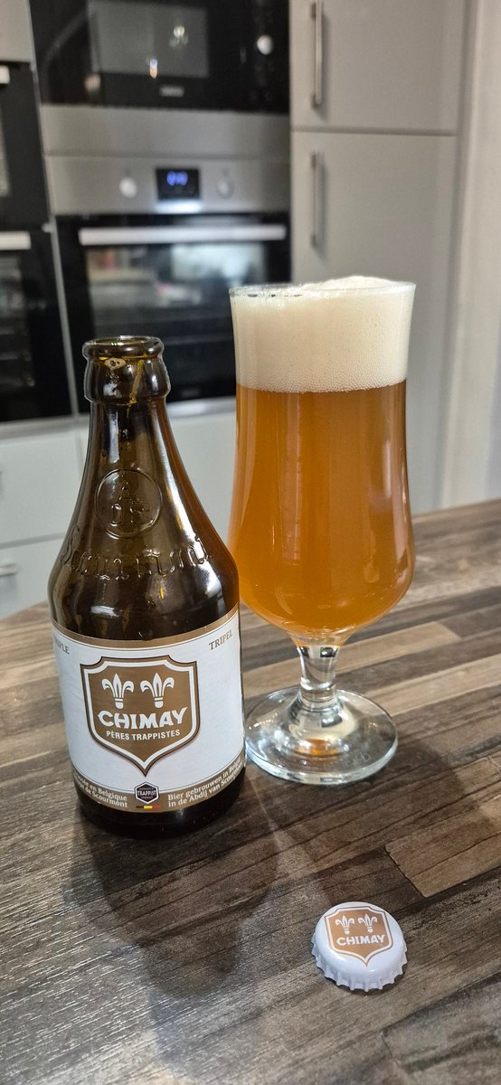 AndyKenny27's tweet photo. @RealBMaxwell @MarketGardnBeer @zappafaye @JonMontag @CATbrew13 @D_V_T_ @BrewGuy_ @impopsy @Kubrickx @Just4BeerLovers @ephoustonbill @PaulOBrien10 @CorkBeer @badhopper @JohanBBT @cb_phil @w1ght Cheers Brian 🍻 
Late #Chimay here
On to the malts next! 
#WeeDram https://t.co/7iN7rOhikE