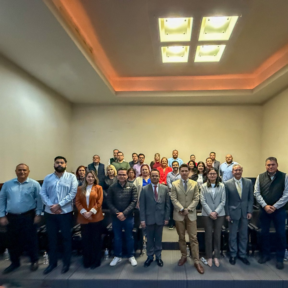 Tribunal Estatal Electoral de Sonora (@tee_sonora) on Twitter photo Así se vivió la conferencia “La evolución de la jurisprudencia electoral 2014-2024”
Este 22 de noviembre, el Dr. Francisco Javier Acuña Llamas <a href="/f_javier_acuna/">Francisco J. Acuña</a> brindó una destacada conferencia en el Salón de Pleno del #TEESON, compartiendo reflexiones clave sobre la evolución de Así se vivió la conferencia “La evolución de la jurisprudencia electoral 2014-2024”
Este 22 de noviembre, el Dr. Francisco Javier Acuña Llamas <a href="/f_javier_acuna/">Francisco J. Acuña</a> brindó una destacada conferencia en el Salón de Pleno del #TEESON, compartiendo reflexiones clave sobre la evolución de