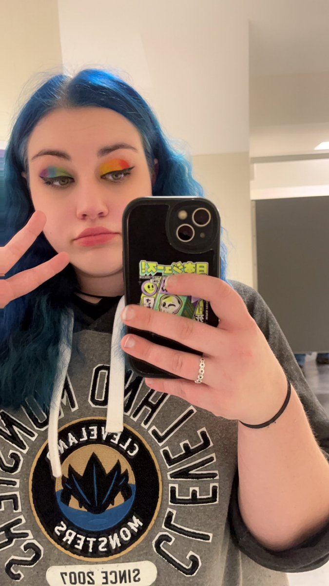 AmbeeNebula02's tweet photo. Pride night at the Monsters game 🏳️‍🌈🏒 https://t.co/XbAj6F1XbJ