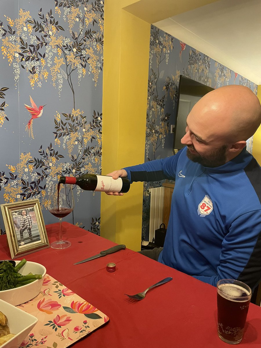 Here is <a href="/Jamesmiller1994/">Jim Miller</a> treating the <a href="/BraveheartCH/">Colin Hendry</a> man for the match award to a lovely date after his performance today 💙🥳