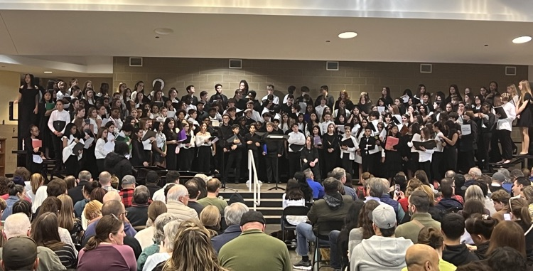 BRCCSD180's tweet photo. Concert about to start! 160 jr high students from across the Chicagoland area. https://t.co/l8YUorfyT1