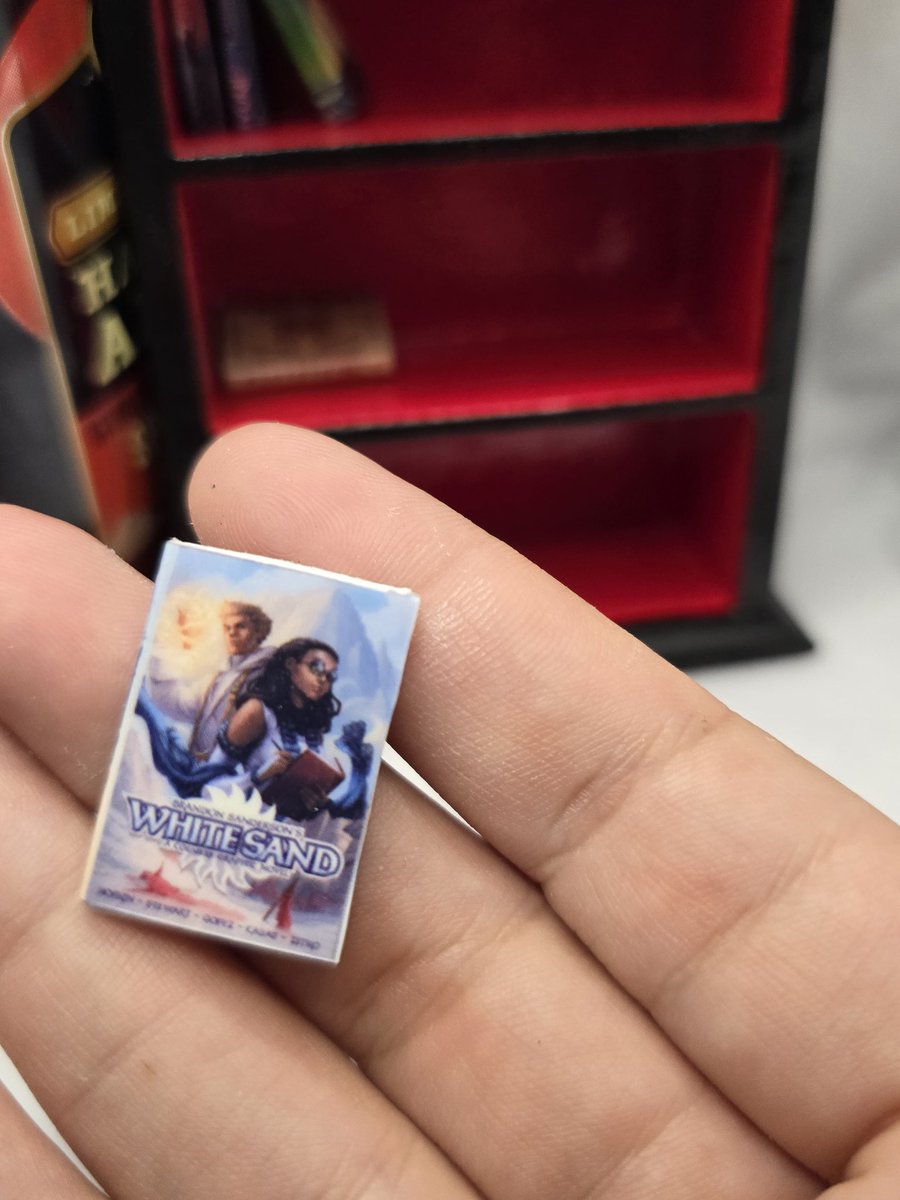 Mandabearcrafts's tweet photo. When you and your partner are in love with the Cosmere and you're crafty and have to make them a birthday gift + they want every Cosmere book! ❤️

#cosmere #brandonsanderson #stormlightarchive #WindandTruth #mistborn #whitesands #wayofkings https://t.co/sLdGIHt7hl