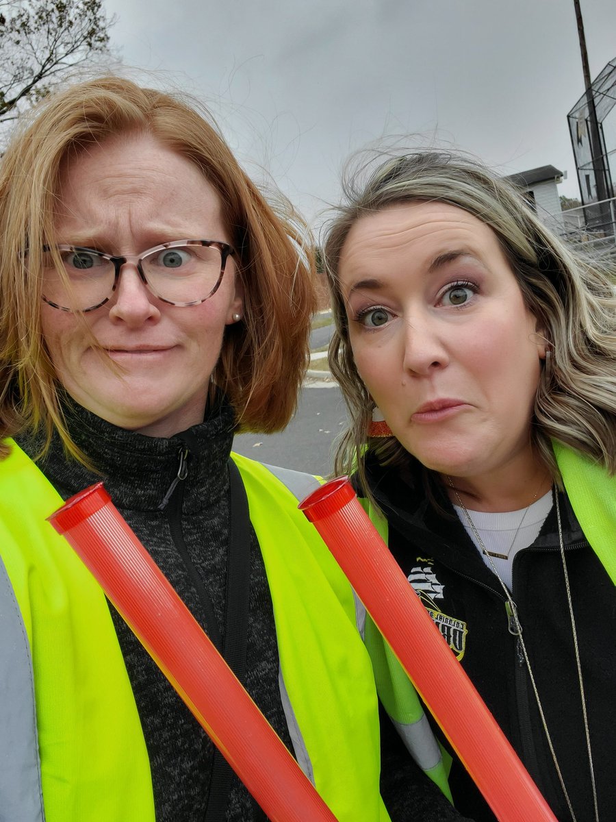 CoachSierra14's tweet photo. Crosswalk Duty on the final day before Thanksgiving break! 
We are grateful for our staff members who do this everyday....so we gave them the day off!! 
It was cold! Hahaha! Drifter Pride! https://t.co/R8Yetu55pb