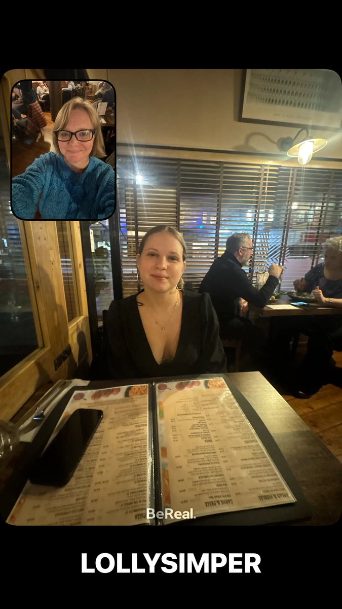 Mummy/daughter meet up tonight at her Uni. Weather is wicked out there but so glad I made the effort to go see her. A few drinks, fabulous dinner and much laughter! 😍