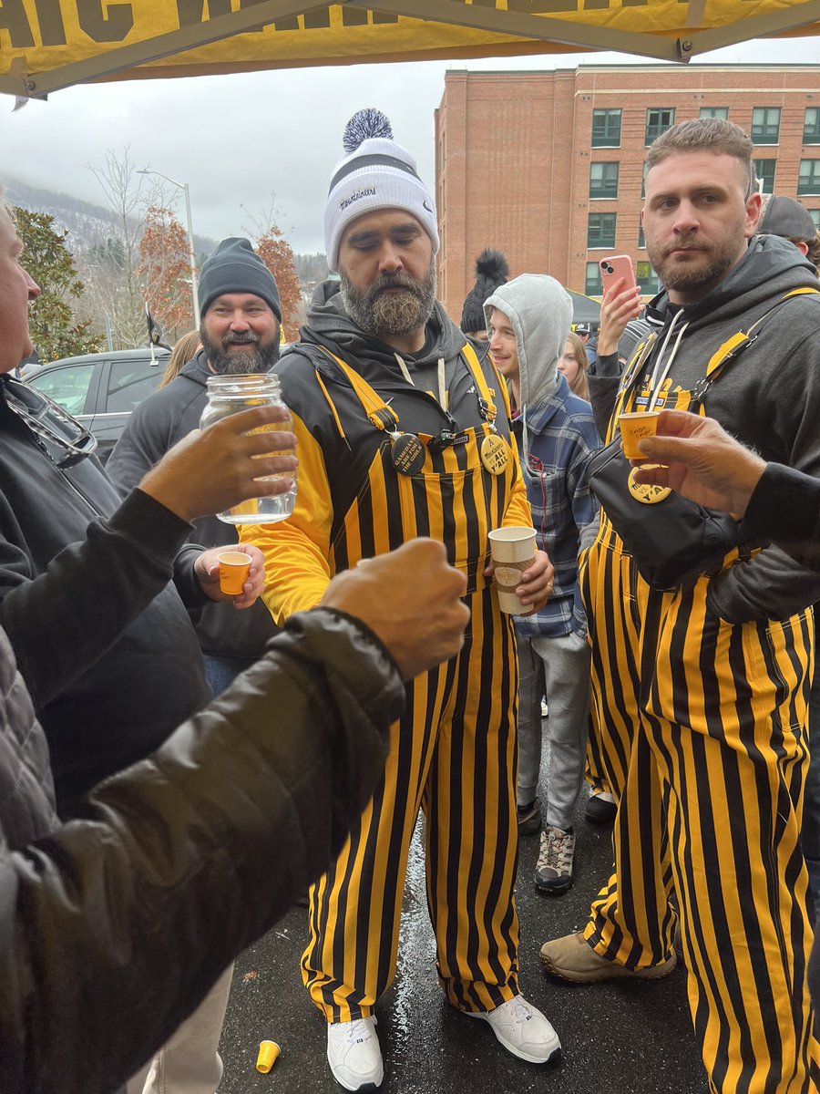 GamedayCulture's tweet photo. A little pregame #gamedayculture in Boone NC https://t.co/FIIPvnUjti