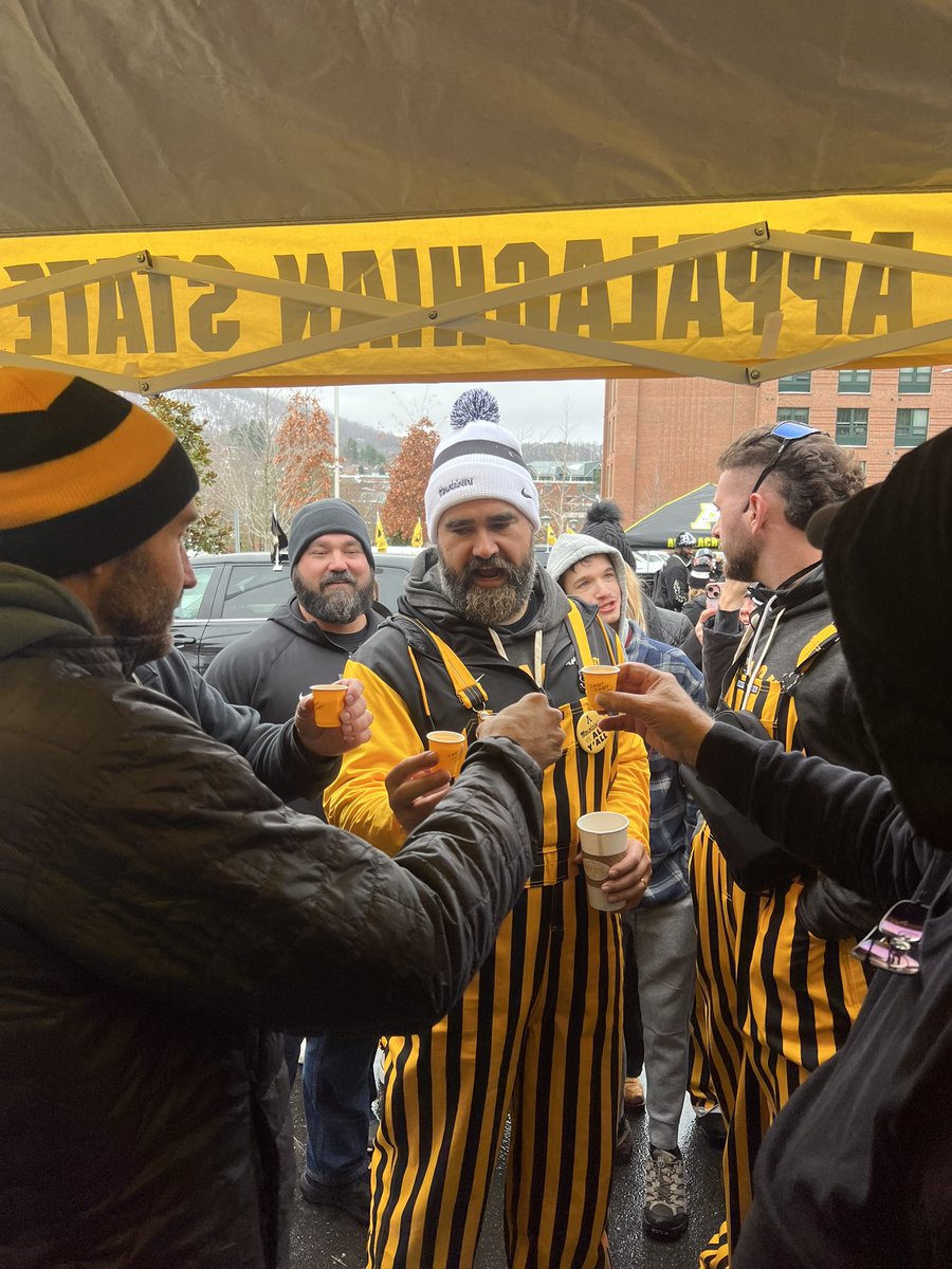 GamedayCulture's tweet photo. A little pregame #gamedayculture in Boone NC https://t.co/FIIPvnUjti