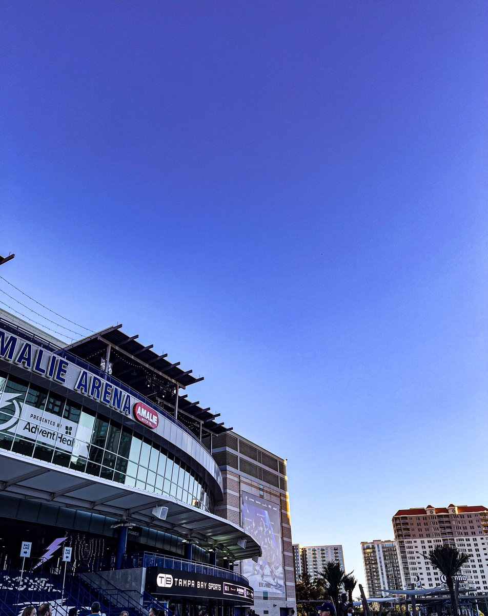 Diandra Loux tweet media