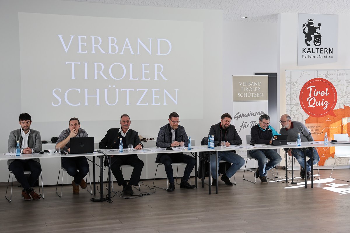 schuetzentirol's tweet photo. Landesausschuss in Kaltern: Gemeinsam für die Einheit Tirols
📷 https://t.co/6aSnZYe1yh
#Verband #Tiroler #Schützen #SSB #BTSK #WTSB #Einheit #Landesausschuss #Kaltern https://t.co/qv3vCUIjdF