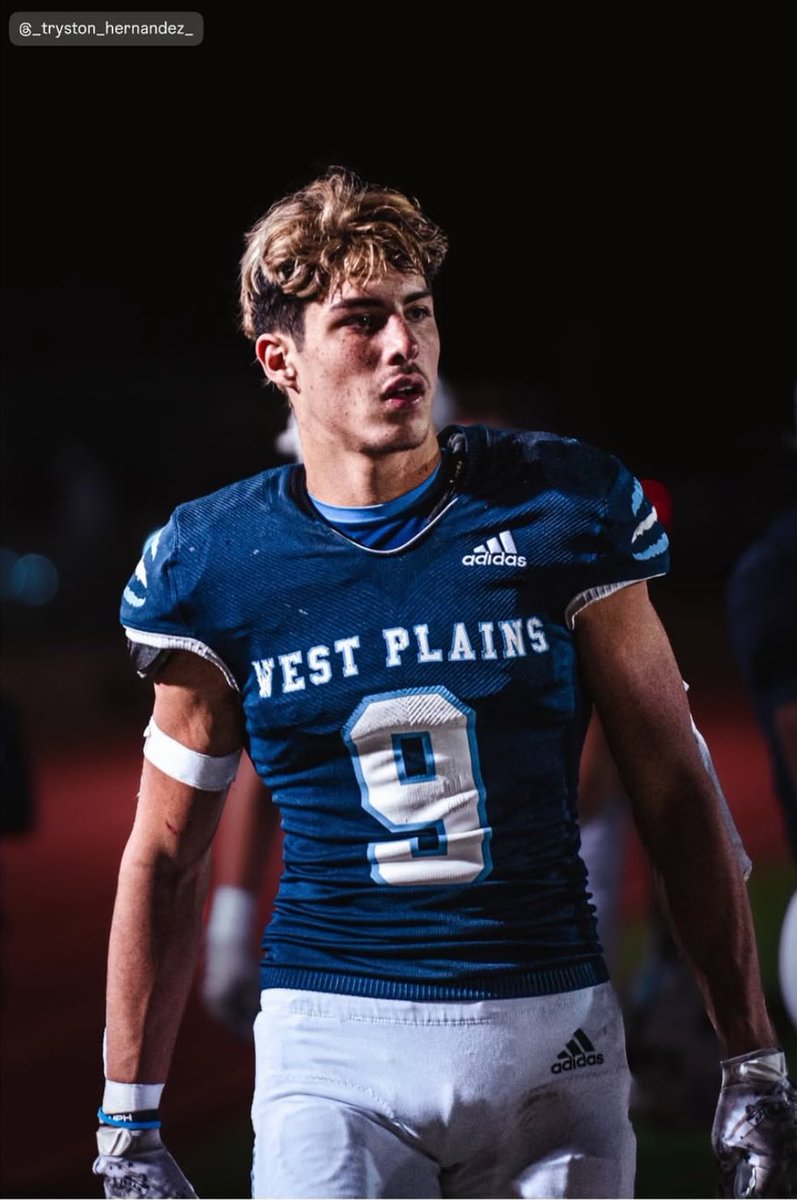 2nd round Highlights. 🔥 
<a href="/SteveBergeski/">Coach Bergeski CSCS</a> <a href="/CoachWhiteDB1/">Coach White</a> <a href="/RecruitTheWest/">West Plains FB Recruiting</a> <a href="/WPlainsFB/">West Plains Wolves Football</a> 
hudl.com/v/2QxMQS