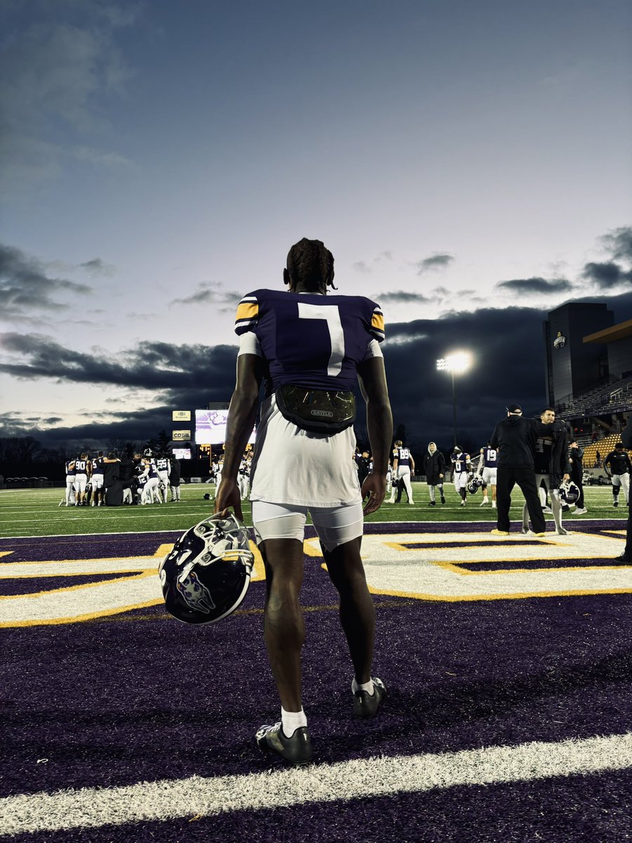 Taking it all in

<a href="/McgeeSeven/">7</a> 

#UAUKNOW