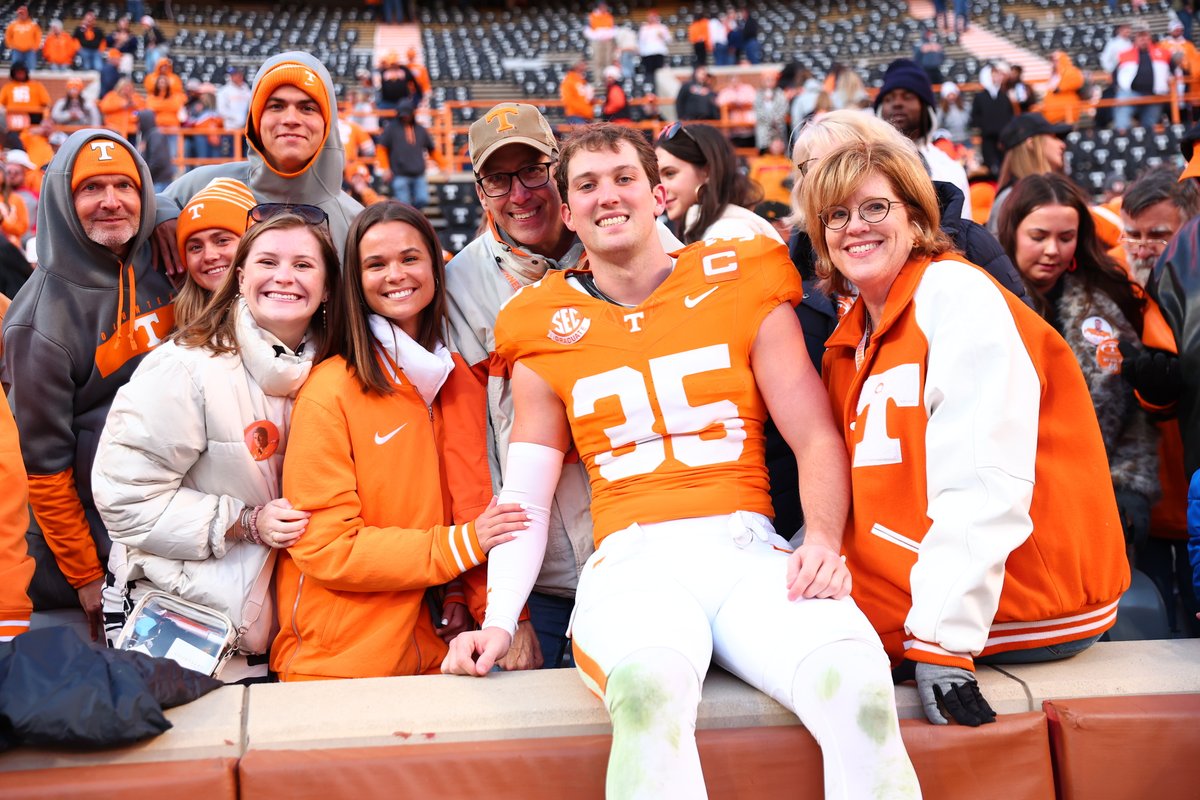 Vol_Football's tweet photo. all smiles on Rocky Top https://t.co/GuAMflzdi0