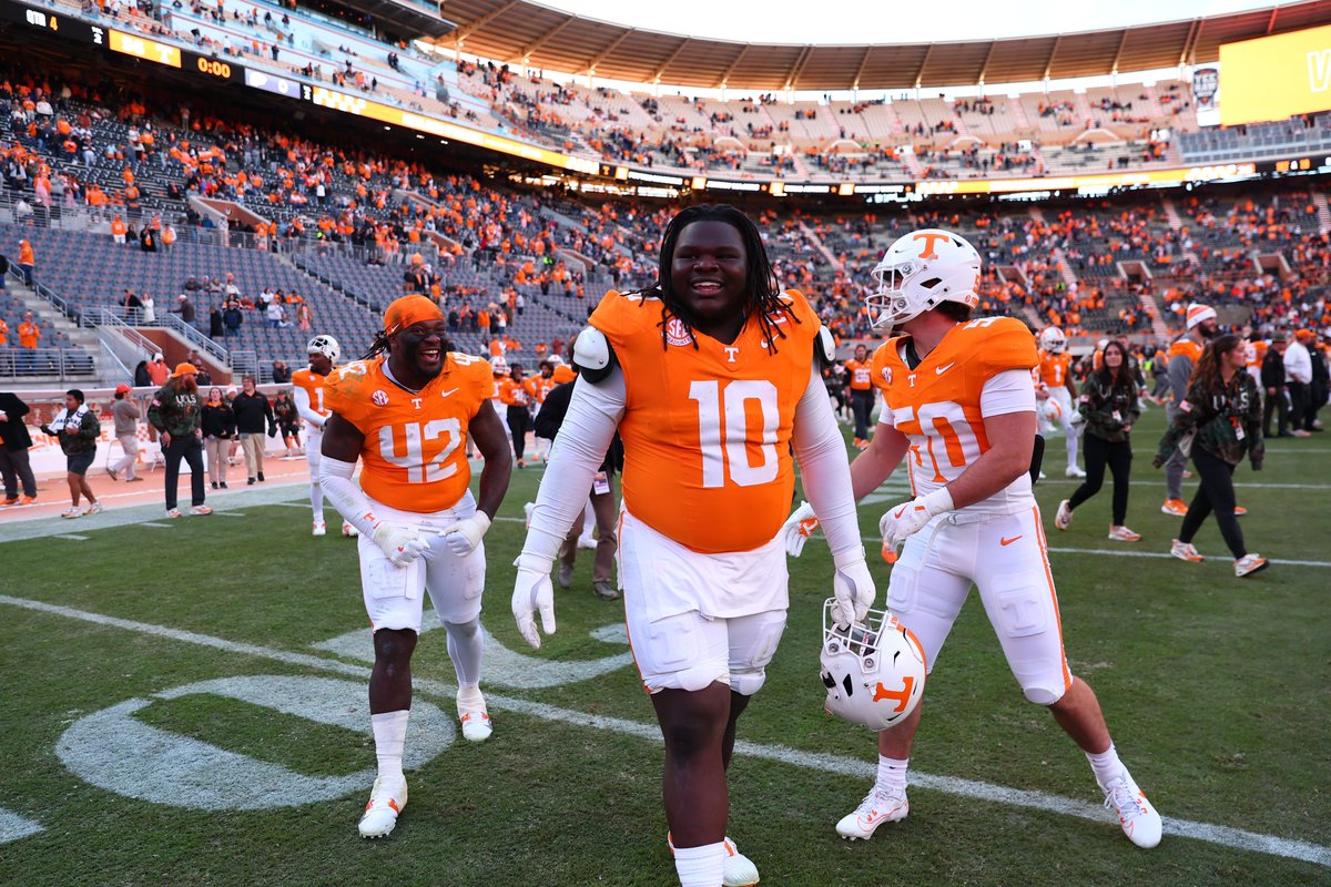 Vol_Football's tweet photo. all smiles on Rocky Top https://t.co/GuAMflzdi0