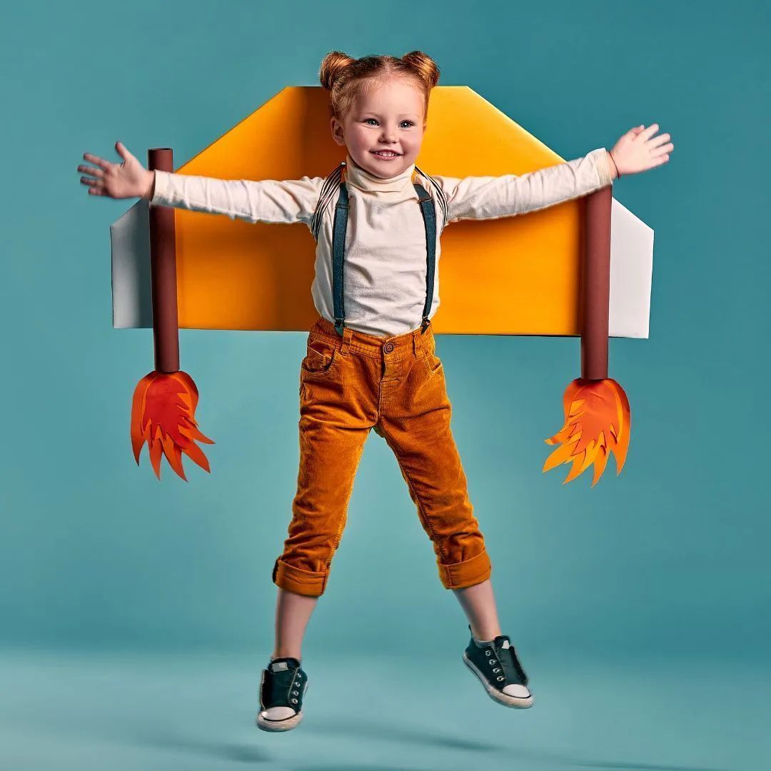 "Play is not frivolous: it enhances brain structure and function and promotes executive function (ie, the process of learning, rather than the content), which allow us to pursue goals and ignore distractions. "

- AMERICAN ACADEMY OF PEDIATRICS