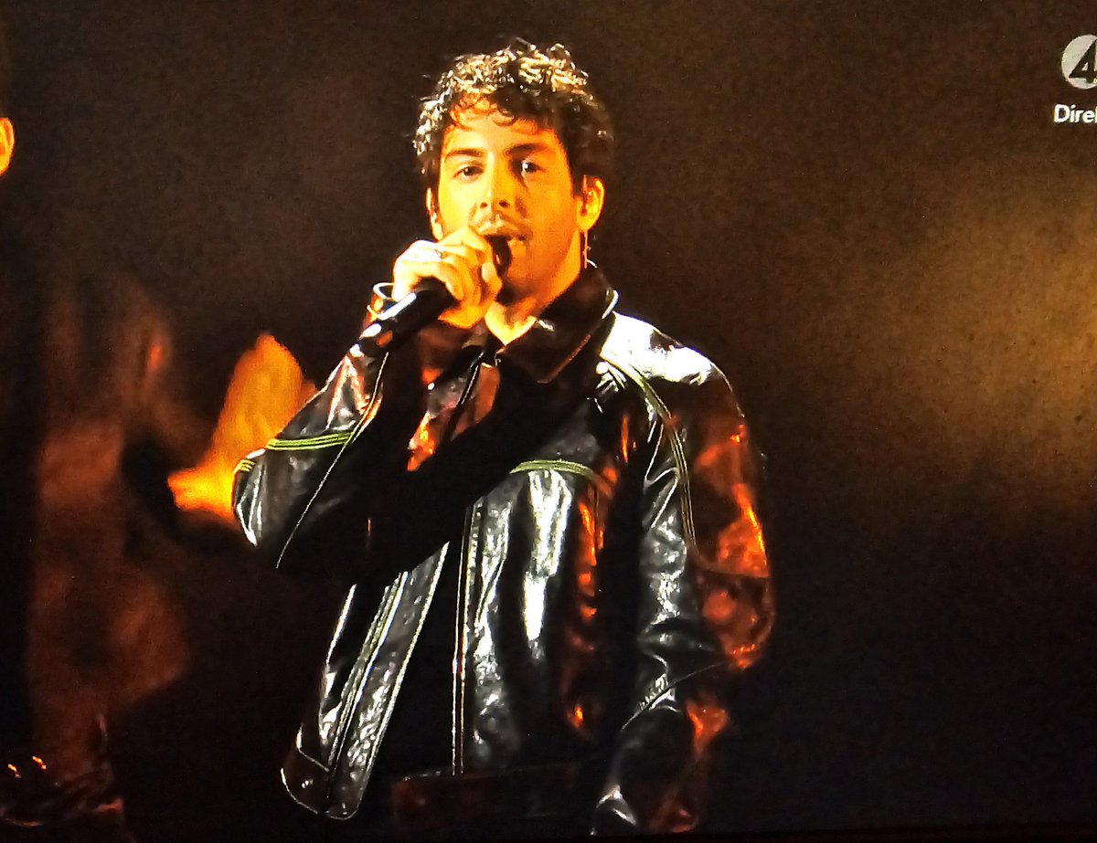 SpinninAlb's tweet photo. Helt Fantastiskt!! Darin's performance on #IdolSverige #IdolSE

A great medley of his hits (inc my fav Tvillingen)

Grattis / Tack så mycket @DarinOfficial Jag älskade det 💖 https://t.co/85sxmWE0B5
