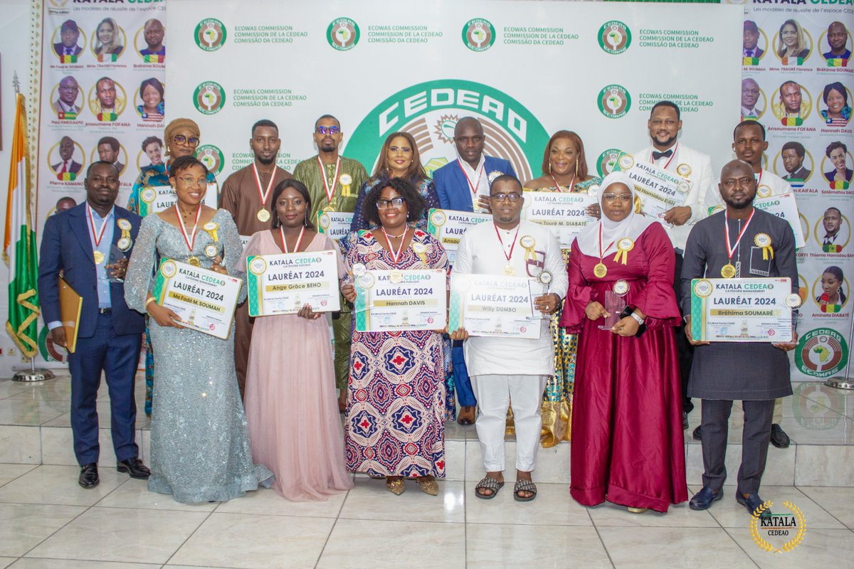 [𝐂𝐄𝐑𝐄𝐌𝐎𝐍𝐈𝐄 𝐃𝐄 𝐂𝐎𝐔𝐑𝐎𝐍𝐍𝐄𝐌𝐄𝐍𝐓 𝐊𝐀𝐓𝐀𝐋𝐀 𝐂𝐄𝐃𝐄𝐀𝐎 𝟐𝟎𝟐𝟒 – Remise des trophées]

Les lauréats ont été honorés pour leurs contributions remarquables à leurs domaines respectifs, incarnant les valeurs d'excellence et de leadership.

#KATALACEDEAO