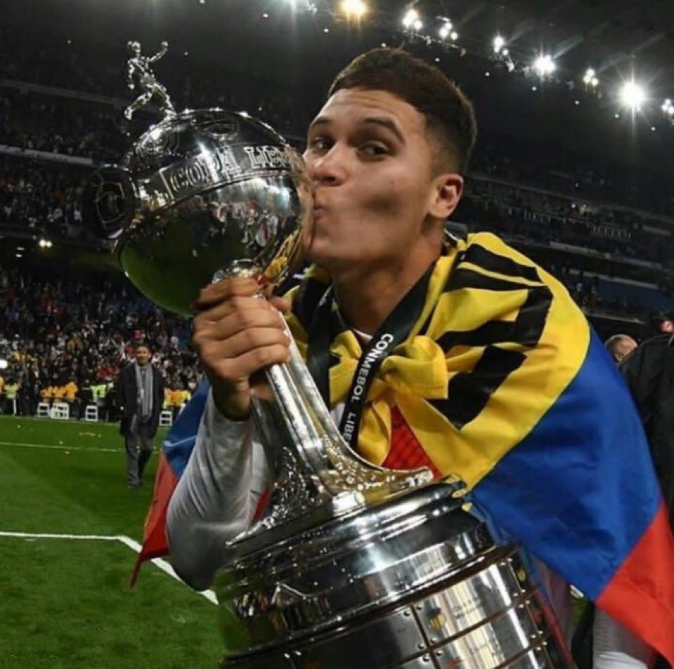 Felicitaciones Juanfer querido. Te esperamos!