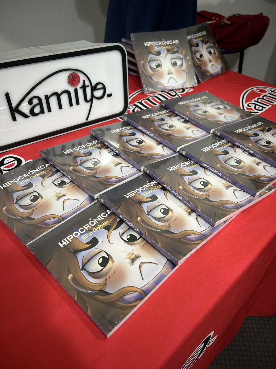 kamite_manga's tweet photo. ¡#LaBruma toma forma en este momento! 🌫️✨
Gracias a quienes ya están aquí viviendo esta experiencia única con nuestra amiga @elygalvar 🥸
📖 Si todavía no llegan, estás a tiempo🌟
📍 Estamos en @paseoxloslibros
¡Los esperamos con los brazos abiertos! 🙌 https://t.co/qhqyD08lV5