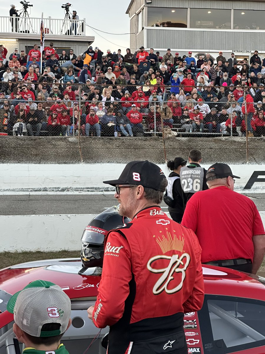 PaulEdSutton's tweet image. .@DaleJr is ready to hit the track @FmSpeedway2024 in the #8 @budweiserusa Chevrolet