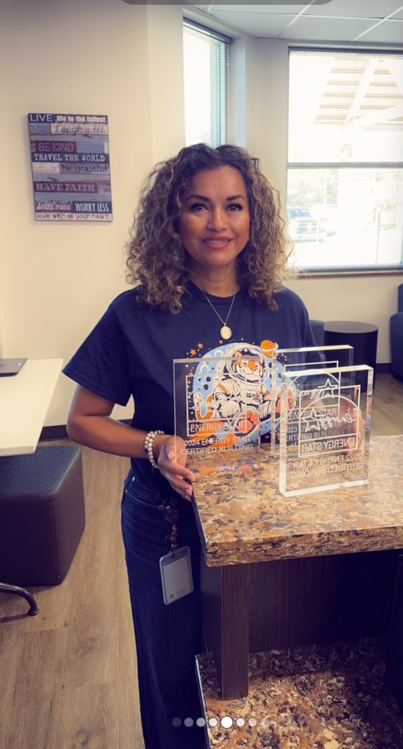 LFSmithElem's tweet photo. We received the Energy Star Award 3 years in a row! Thankful for a our energy saving staff. #thisislfsmith @PasadenaISD_TX @lorenarojo @engarza12 https://t.co/dJZlNEFAgT