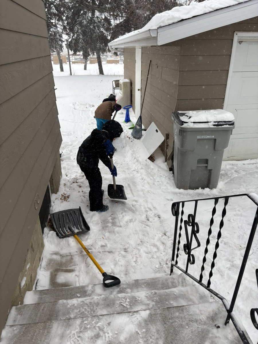 Morning hockey game on the road to shovelling snow when we get home! 
#winter24 #hockeyseason