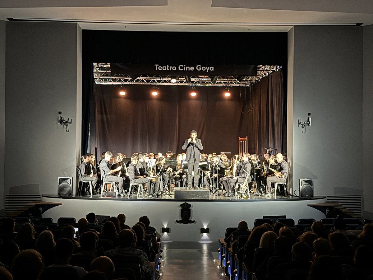 ℹ️ Imágenes del concierto de <a href="/bmmloradelrio/">Banda Municipal de Música de Lora del Río</a> con motivo de la celebración de la festividad de Santa Cecilia, Patrona de la Música, en la tarde de hoy sábado 23 de noviembre en el Teatro Cine Goya <a href="/antonioenamorao/">Antonio Enamorado</a> <a href="/Iribarnegaray93/">Rafael Iribarnegaray</a> #LdResCultura.