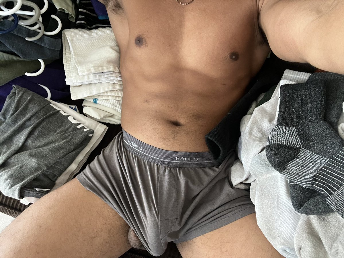 exiledtwunk's tweet photo. laundry day 😪 https://t.co/ZPSR3G4xnL