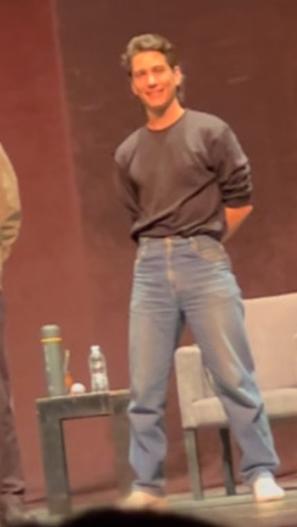 JJAJAJAKAKJAJJAJA se hizo canon otravez el dibujo