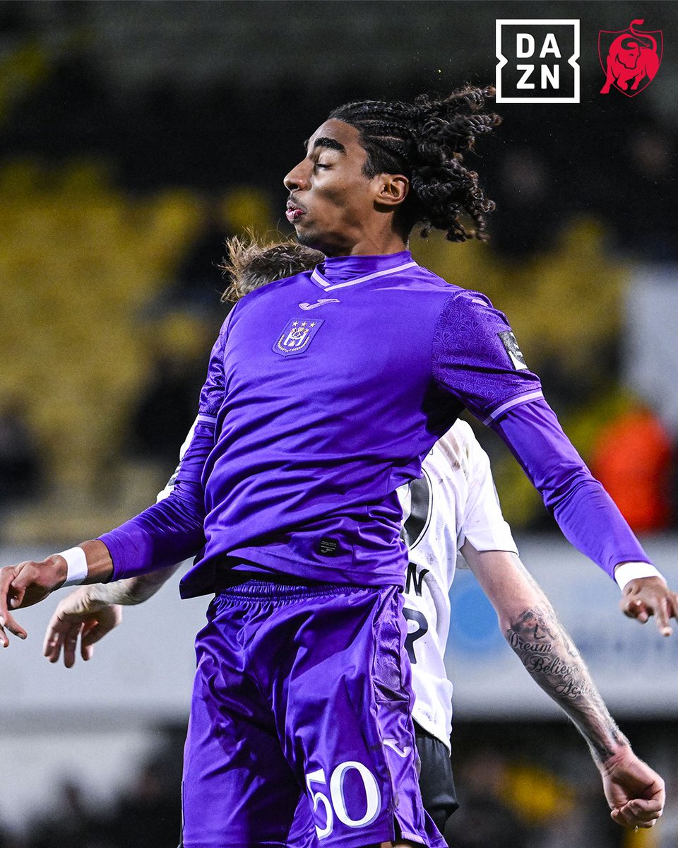 DAZN_BEFR's tweet photo. 👨‍👦 | Kais Barry, le fils de Boubacar Copa, a joué contre l’équipe de son père ce soir. Pour rappel, Copa fait partie du staff de Lokeren. 👀🤝 #LOKAND https://t.co/Pu7kbayAtl
