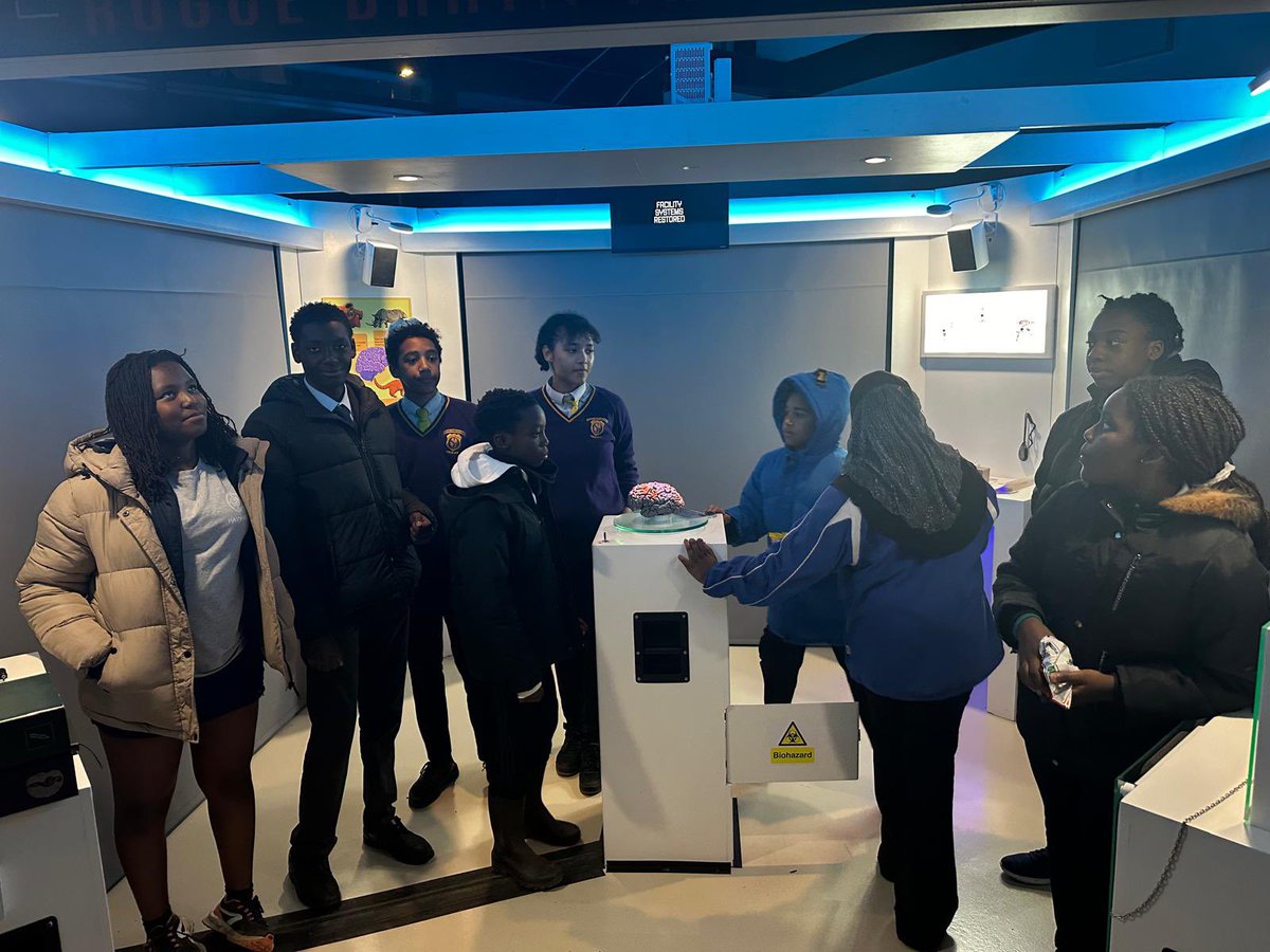 An altogether excellent Handson learning event. thank you @activatelearning  blackbird leys campus for hosting us; and to researchers from the <a href="/UniofOxford/">University of Oxford</a> Centre for Intergrative Neuroimaging who facilitated the activities explaining all about the brain #STFC