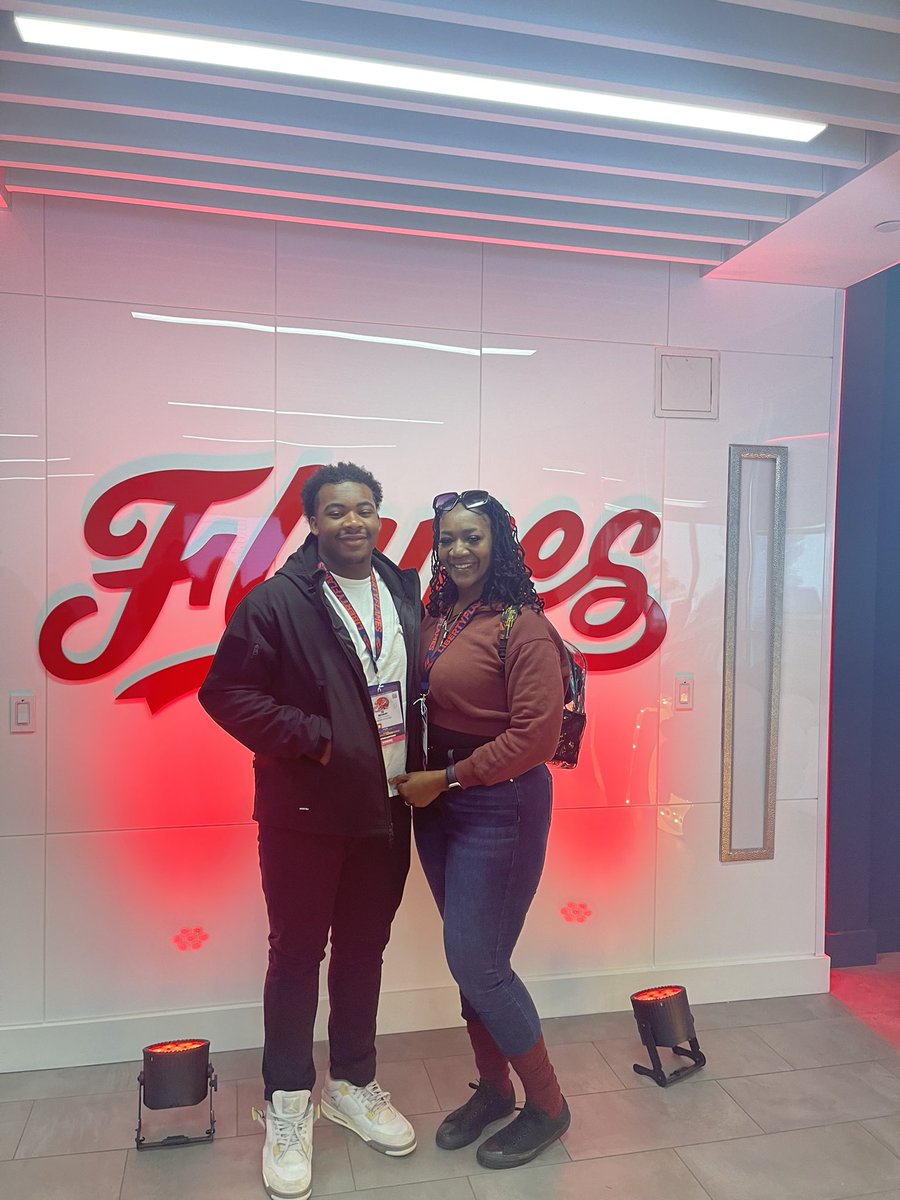 #AGTG After a great game day visit and a talk with <a href="/CoachChadwell/">Jamey Chadwell</a> I’m blessed to receive an offer from Liberty University <a href="/Coach_DavisJ/">Jacob Davis</a> <a href="/mreel25/">Matt Reel</a> <a href="/GrahamRRashad/">Coach Graham</a>