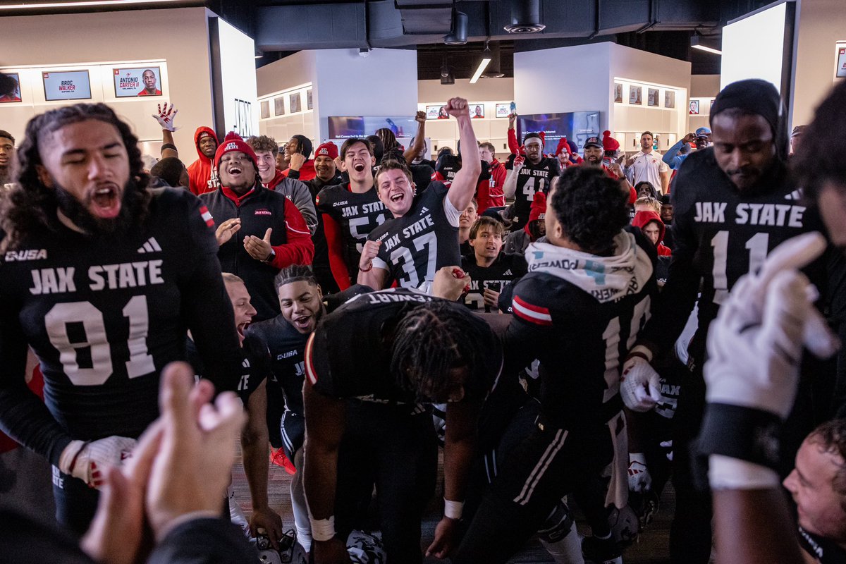 JaxStateFB's tweet photo. 𝐄𝐚𝐫𝐧 Success😤

#HardEdge | #EarnSuccess https://t.co/W7wSYKpdrg