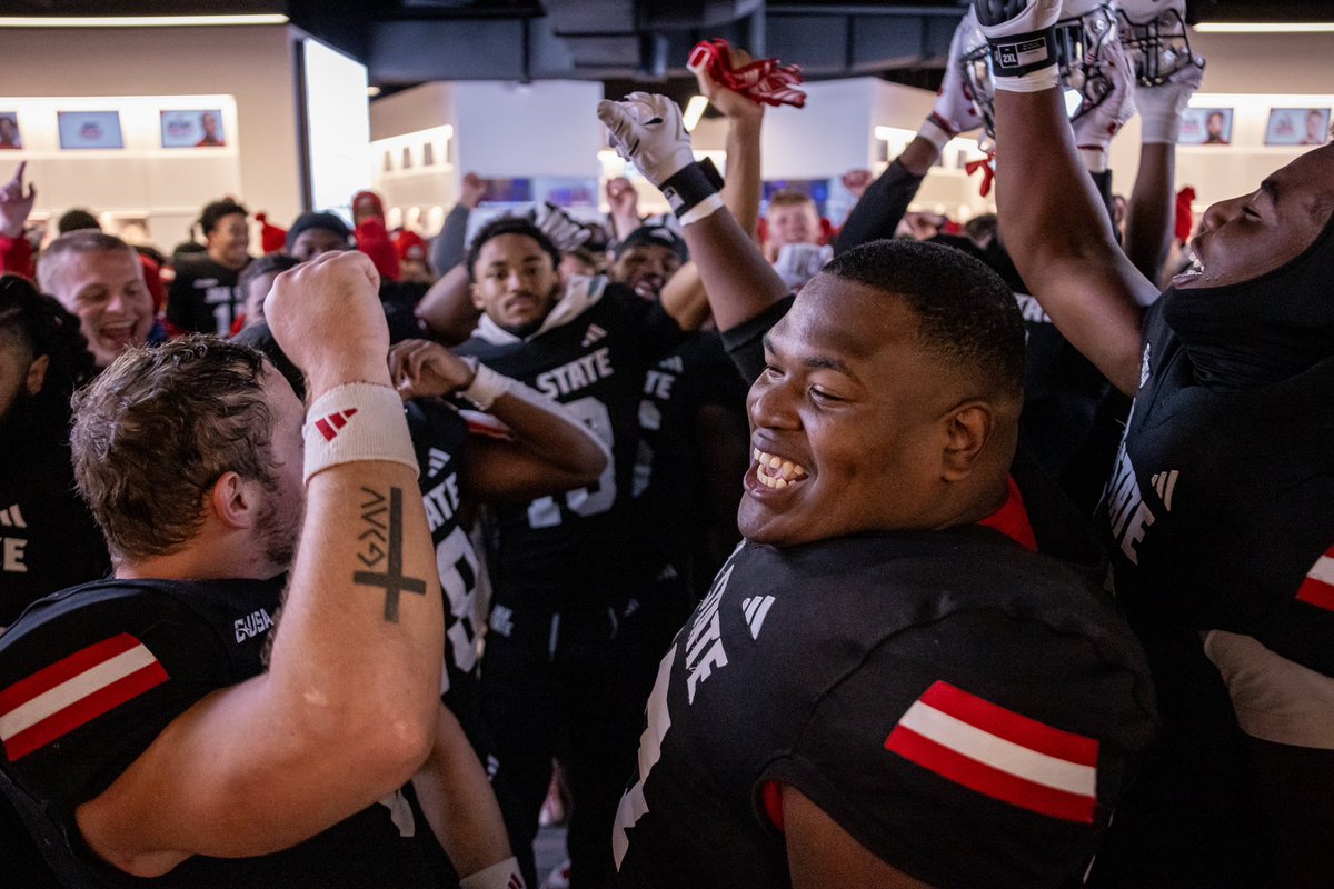 JaxStateFB's tweet photo. 𝐄𝐚𝐫𝐧 Success😤

#HardEdge | #EarnSuccess https://t.co/W7wSYKpdrg