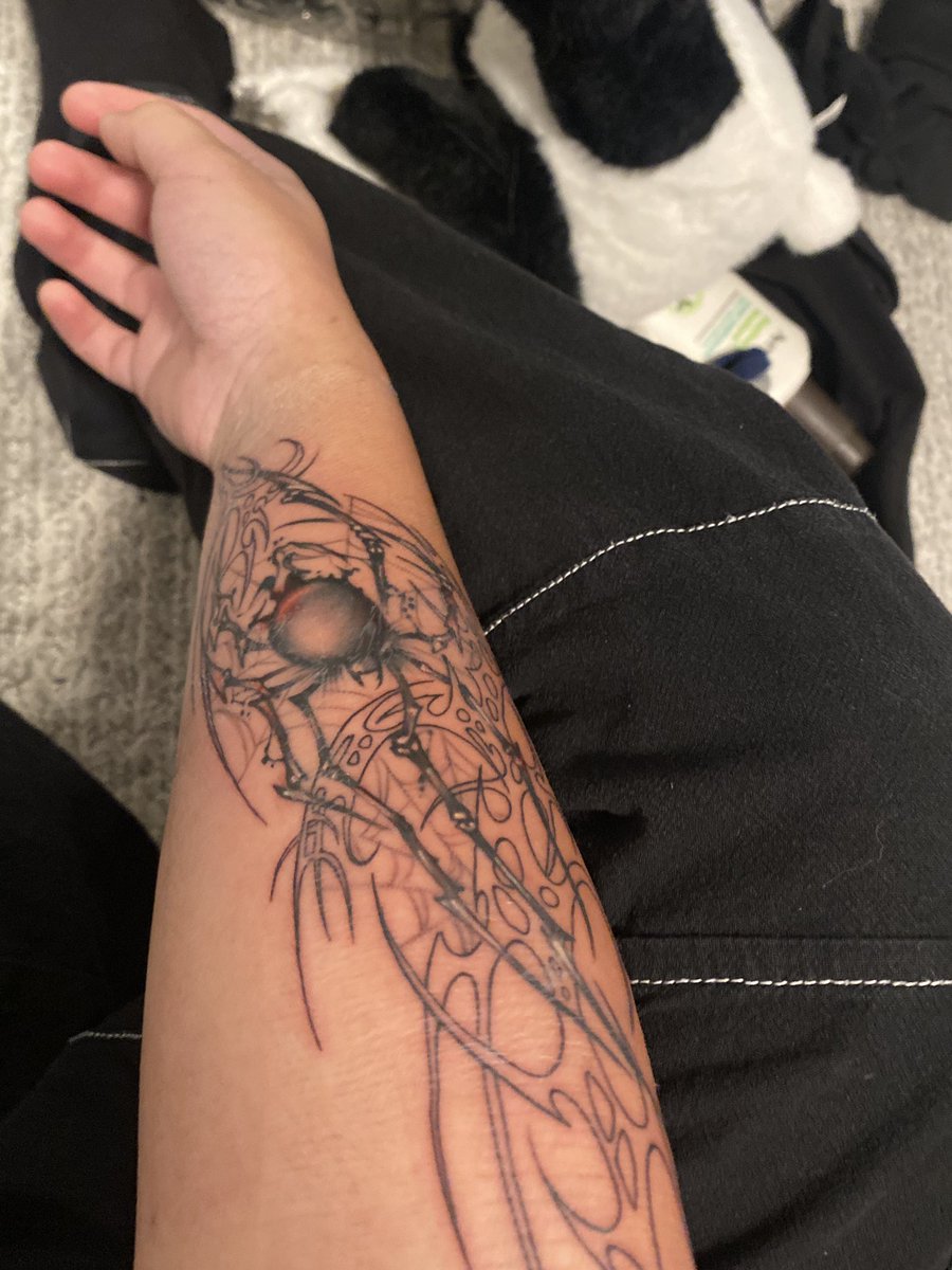 suoido_'s tweet photo. yall fw my new tattoo https://t.co/Sq8ERP7xqm